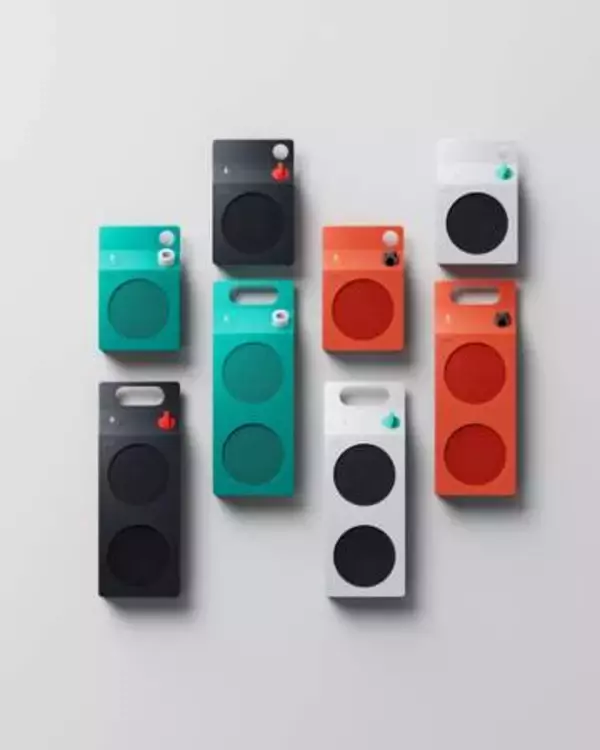 Nothing初のポータブルスピーカー。牛乳パックがモチーフ「CMF Speaker S/M」