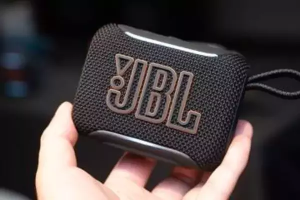 JBL小型Bluetoothスピーカーがロスレス対応&高音質化「JBL GO 5」。簡易PA化できるマイクも今夏