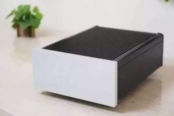 【レビュー】「オーディオは電源が大事」、リニア電源搭載のSFORZATO「DST-Draco」を聴く