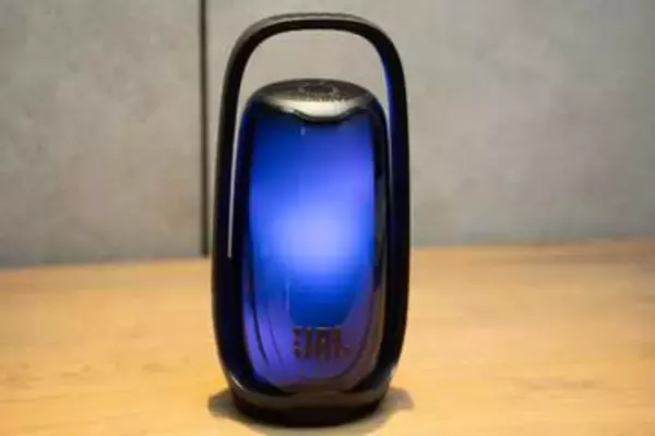 216基LEDで360度ライトショー、JBL「Pulse 6」。AI Sound Boost搭載
