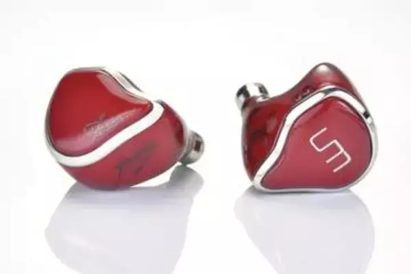 Unique Melody、10ドライバ・クアッドハイブリッド構成の「MEST Fortune」。Red/Purple各100台限定