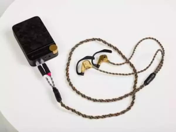 Brise Audio“究極ポータブルオーディオFUGAKU”に10周年記念モデル。経路をNISHIKIで統一。400万円