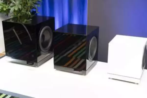 B&W、「800 D5」ともマッチするサブウーファー「DB1D」「DB2D」「DB3D」