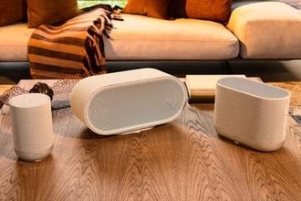 “高さと広がり”操作できるワイヤレススピーカー「DENON HOME」、体験店舗がビックカメラ12店など拡大