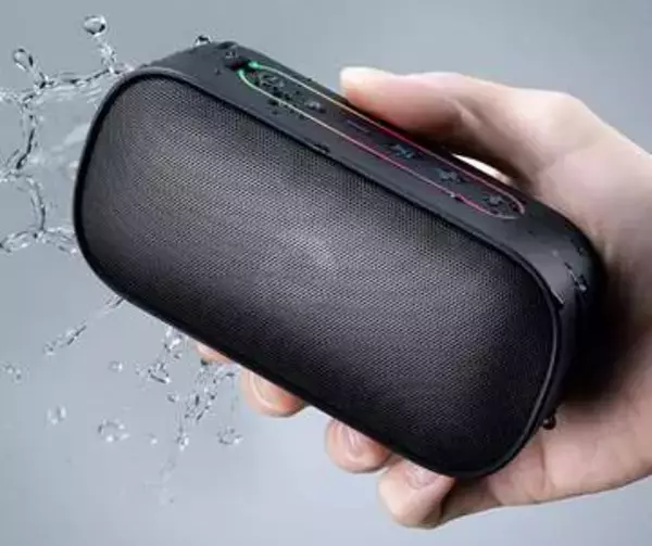 防水Bluetoothスピーカー。最大8W出力とデュアル振動板で迫力サウンド、3980円
