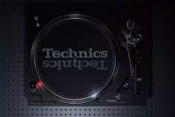 Technics、SL-1200シリーズ最新「SL-1200MK7W」。モータ、プラッター、シャーシ刷新。SP盤でDJプレイ