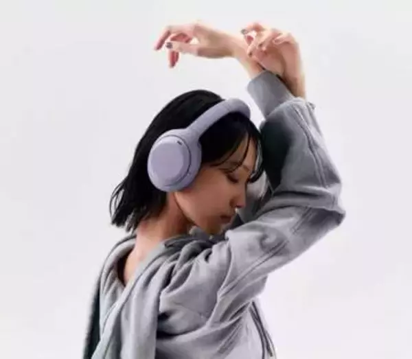 Sony、「WH-1000XM4C」海外発表。WH-1000XM4を現代サウンドで復刻