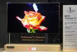 「LG、空間に溶け込む、薄さ9.55mmのワイヤレス4K有機ELテレビ「LG OLED evo AI W6」」の画像1