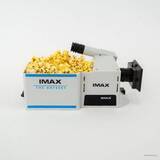 「IMAXカメラモチーフのポップコーンボックス、9月4日発売。TOHOシネマズ」の画像1