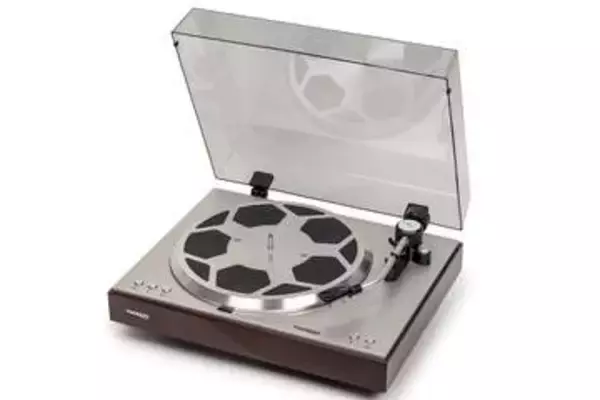 トーレンス、ダイレクトドライブにナイフエッジTP160アームを組み合わせた「TD404DD」