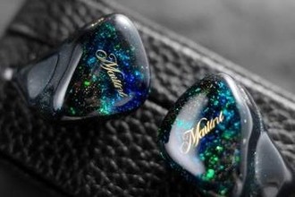 QoA最上位イヤフォンに、チューニングとカラーの異なる限定モデル「Martini Limited Edition」