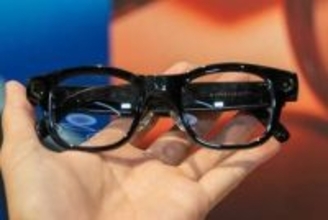 HTC、カメラ・スピーカー搭載“ウェアラブルAIグラス”「VIVE Eagle」日本発売