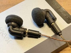 【レビュー】インナーイヤーでヘルムホルツ共鳴器活用、個性派イヤフォンValphonics「LANDER 20Hz」の音に驚く