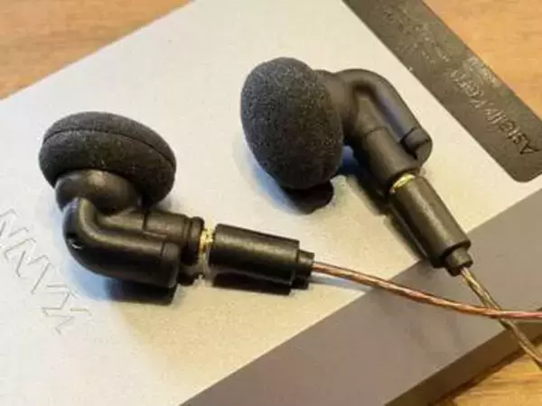 【レビュー】インナーイヤーでヘルムホルツ共鳴器活用、個性派イヤフォンValphonics「LANDER 20Hz」の音に驚く