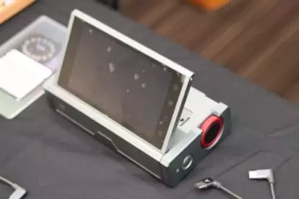 xDuoo、5.5インチディスプレイ採用のコンパクトなデジタルトランスポート「DP-10」