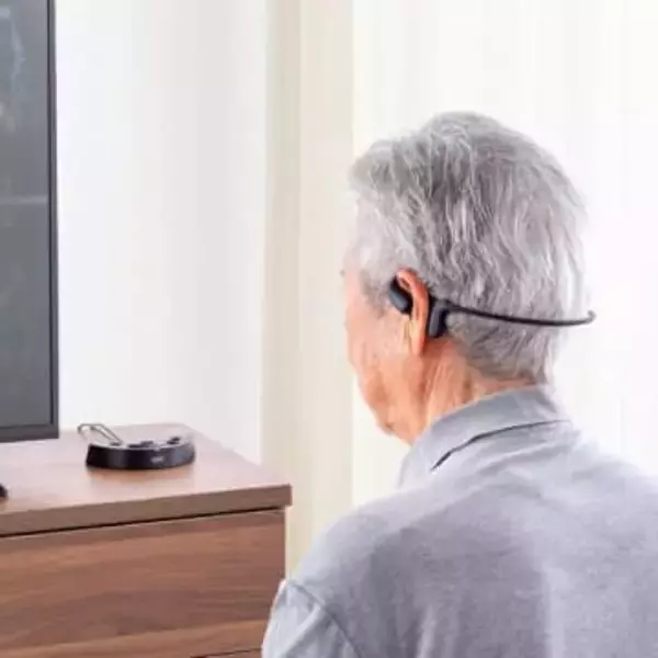 テレビの音が聞きやすい、オープンイヤー型イヤフォン