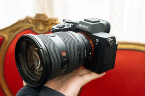 【ミニレビュー】ソニー「α7 V」はオートホワイトバランスで気軽に撮れるのが魅力。シャッター音もチェック
