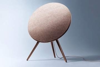 B&O「Beosound A9」に北欧の森と雪景色をまとう新色「Sienna Brown」
