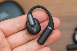 【レビュー】ながら聴きでも“出過ぎるほどの低音”JBLの革命児「Sense Pro」を聴く