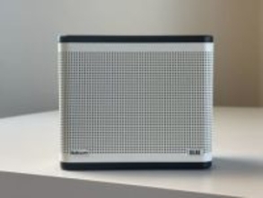 ELAC、AdsumコラボのBluetoothスピーカー。ブランド100年記念モデル