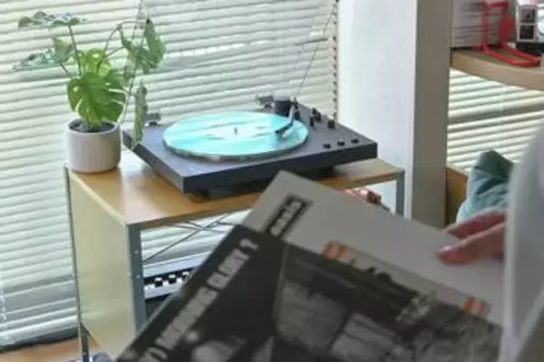 「【レビュー】レコードはもっと気軽でいい。ソニーの新プレーヤーを使ってわかったこと」の画像