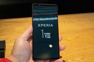 ソニー「Xperia 1 VIII」は刷新されたスピーカーが魅力。AIカメラアシスタントで新しい発見も