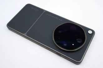 【小寺信良の週刊 Electric Zooma!】あれ? これ本気のヤツだ。Hasselblad共同開発スマホ、OPPO「Find X9 Ultra」