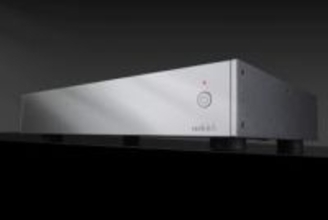 audiolab、独自CFB技術搭載した薄型ステレオパワーアンプ「9000P」。約25万円