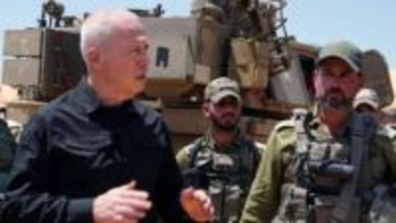 ネタニヤフ首相に反発、イスラエル国防相　ガザ地区の戦後計画めぐり