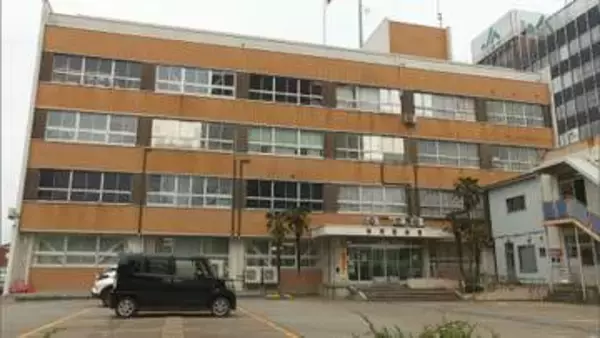 「お金を自ら差し出してきた」と一部否認　商業施設内で高校生3人が強盗被害、1人は鼻骨を折る大ケガ　18歳の男2人を逮捕　富山・高岡市