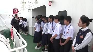 中高生が北方領土の連絡船 「えとぴりか」で宿泊研修　元島民の後継者の話を聞き領土問題への理解を深める