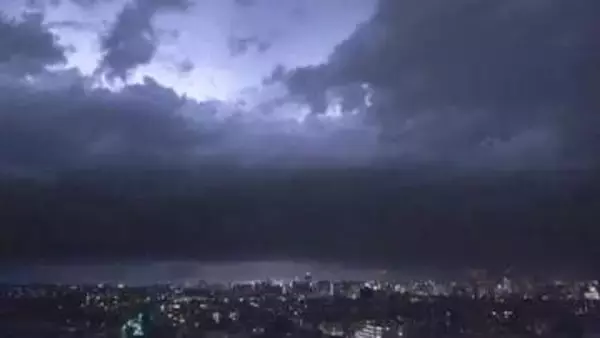 高岡に「レベル4大雨危険警報」1時間50ミリの雨…富山県内約2000戸停電 27日運休の列車も