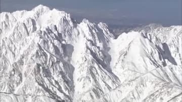 剱岳の雪渓に身元不明の女性遺体、捜索中の登山者か　下山中に「同行者の姿が見えなくなった」と同日通報