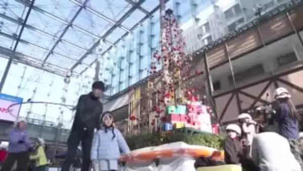 氷を使わないスケートリンク「エコリンク」 営業始まる 今年はダブルツリーがお目見え