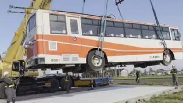 日本最後のトロリーバス、解体されずに「第二の人生」へ　手作り道の駅「立山ベース」のシンボルとして17日から公開