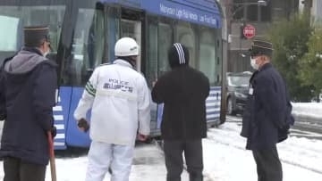脱線事故で運休していた路面電車・万葉線　26日運行を再開　積雪の影響含め脱線の原因調査中