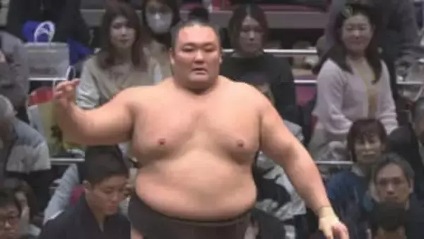 朝乃山が6勝目 「前に出る相撲」で落ち着いて寄り切り、翔猿を下す【大相撲初場所 9日目結果】