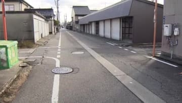 出会い頭の事故でバイクの男性(78)が死亡　高岡市の交差点で普通乗用車と衝突