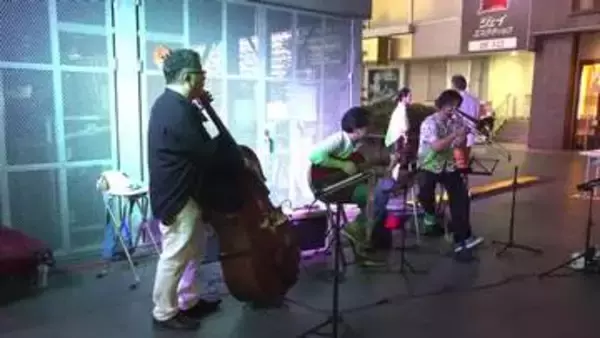 月1回の「投げ銭ライブ」で街を元気に　富山の「トリコロール ジャズトリオ」が10年以上続ける理由