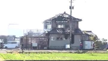 入善で住宅が全焼か　70代の女性が手足などのやけどで病院に搬送　命に別状なし