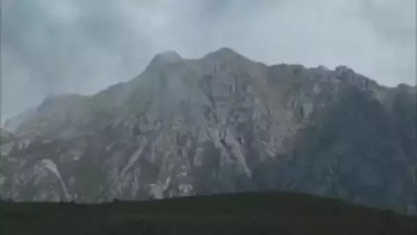 北アルプス水晶岳で33歳男性が行方不明 「雪かきのために外に出た後」連絡途絶える