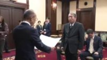 富山県内の選挙区で当選の3人に当選証書「有権者の期待に応えてほしい」