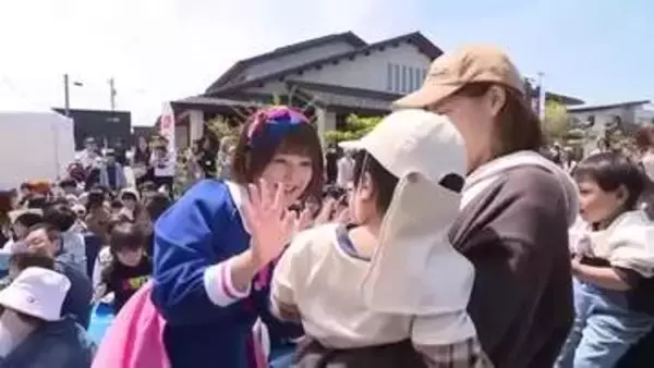 富山でボンボンアカデミーの楽しいステージ　歌や手遊びに親子がノリノリ　県内行楽日和