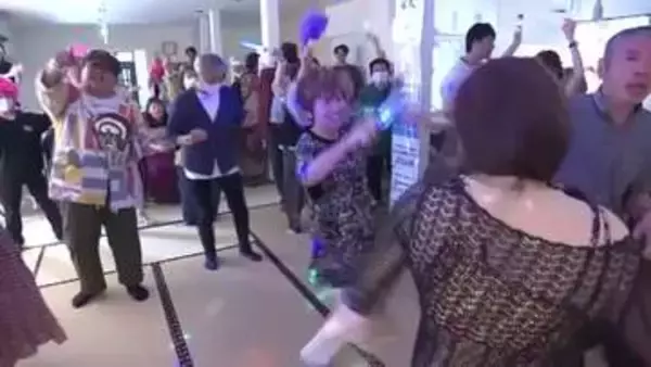 50歳以上が主役！「OBABAディスコ」で80歳代の女性もダンスを楽しむ　富山市の企画会社が初開催