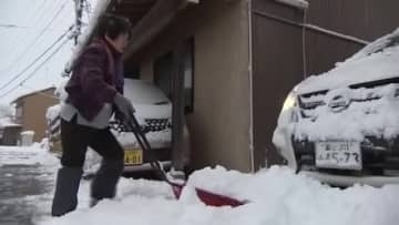 「足腰もうガタきている」積雪急増で雪かきに住民疲弊「この雪をどうにかしないと」