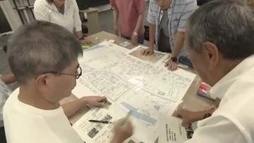 自主防災組織の役割学ぶリーダー研修　災害時の危険個所を地図に書き込み現地の状況を確認
