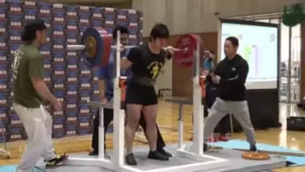 入善町に力自慢が集結　パワーリフティングの愛好家　日ごろ鍛えた成果を披露