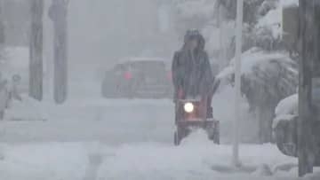 富山　25日昼前にかけ大雪に警戒　特急サンダーバードなど始発から運休