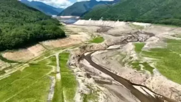 貯水ほぼゼロだった御母衣ダム、大雨で水位3.4メートル回復も依然不十分で取水制限は続く