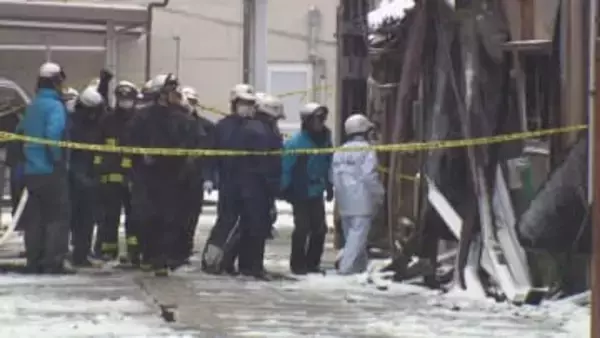 富山県高岡市の住宅密集地火災、性別不明の1人の遺体見つかる　実況見分中に行方不明の84歳男性宅から発見